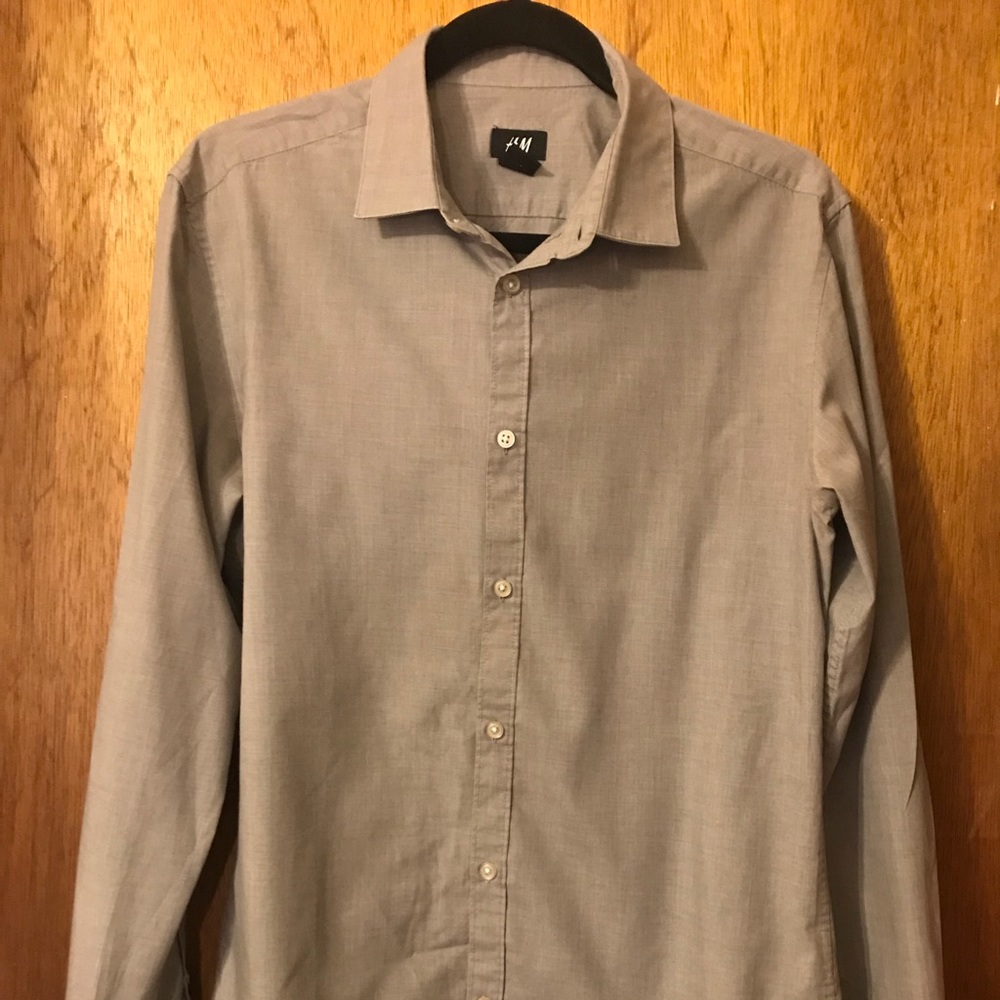 H&M gray button down Men’s shirt